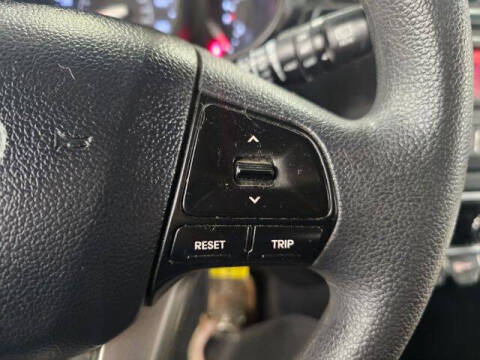 2015 Kia Rio 5-Door LX