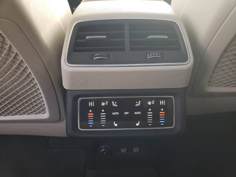 2019 Audi e-tron quattro Prestige