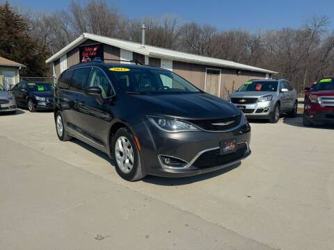 2017 Chrysler Pacifica for sale at Victor's Auto Sales Inc. in Indianola IA