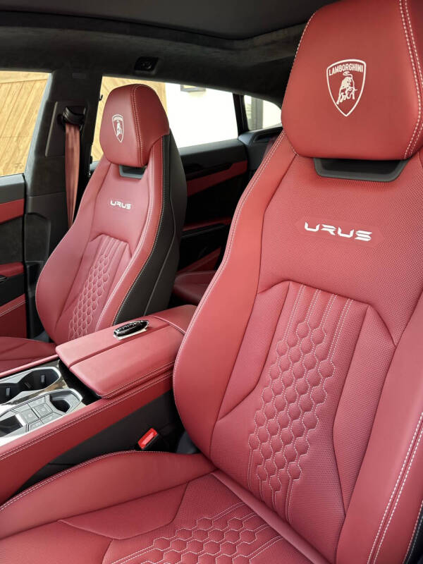 2024 Lamborghini Urus S