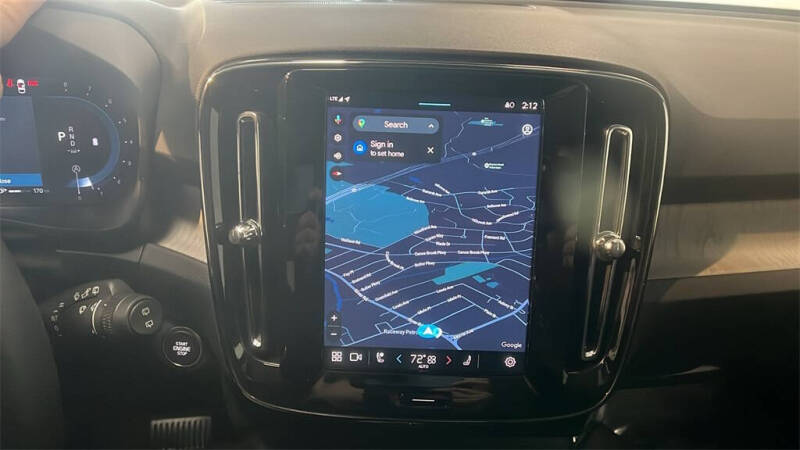 2025 Volvo XC40 B5 Core Bright Theme