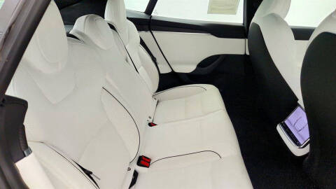 2023 Tesla Model S Plaid