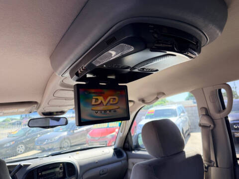 2005 Toyota Sequoia SR5