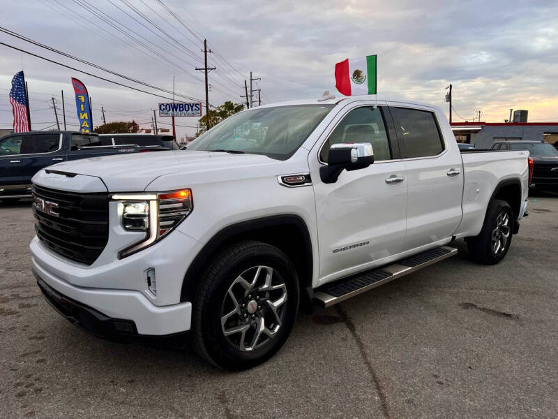 Used 2024 GMC Sierra 1500 SLT with VIN 1GTUUDEL3RZ288475 for sale in Garland, TX