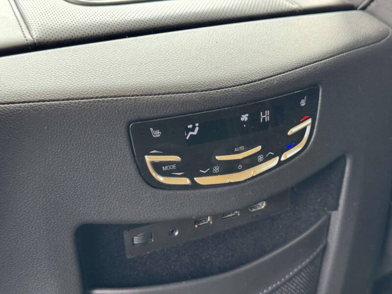 2019 Cadillac Escalade Platinum