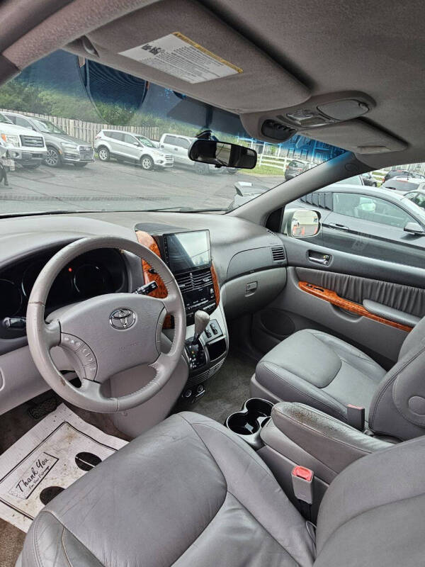2008 Toyota Sienna XLE