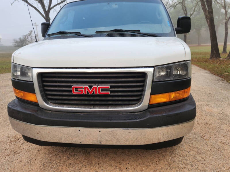 2018 GMC Savana Cargo Work Van photo 2