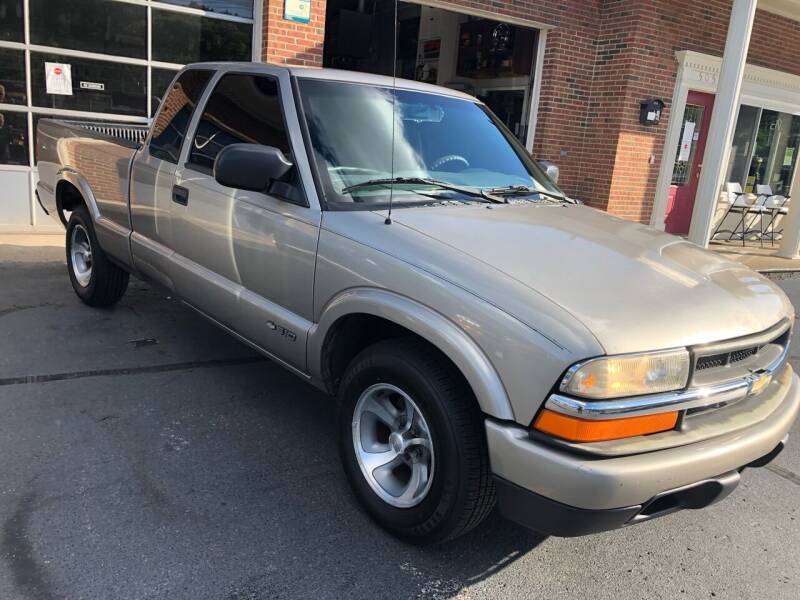 2000 Chevrolet S-10 for sale at Willie Hensley in Frankfort KY