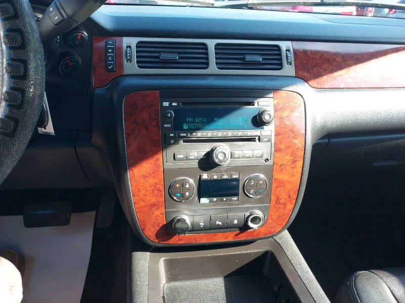 2011 Chevrolet Suburban LT