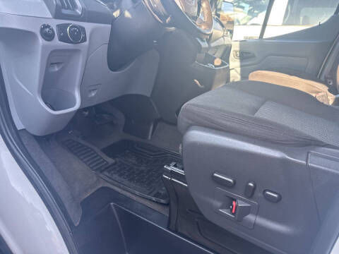 2017 Ford Transit 150 XLT