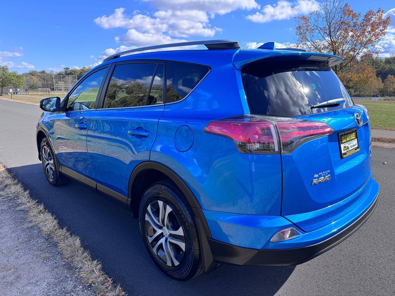 2017 Toyota RAV4 25