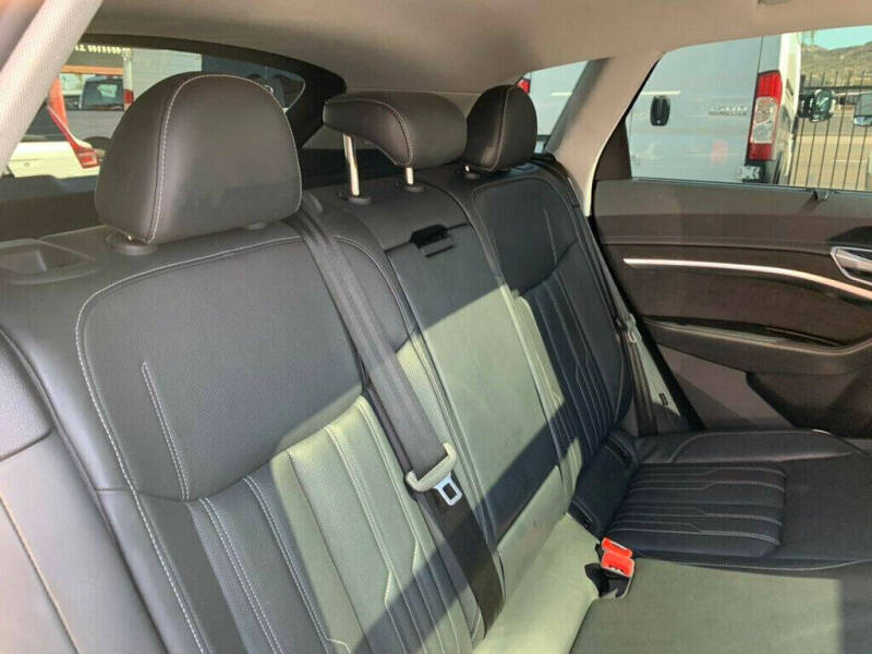 2019 Audi e-tron quattro Prestige