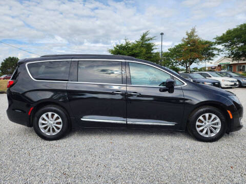 2017 Chrysler Pacifica Touring Plus