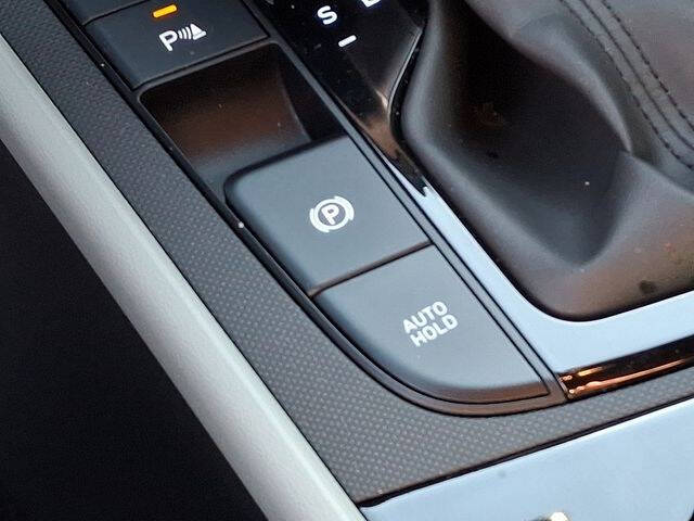 2024 Hyundai Elantra Hybrid Limited