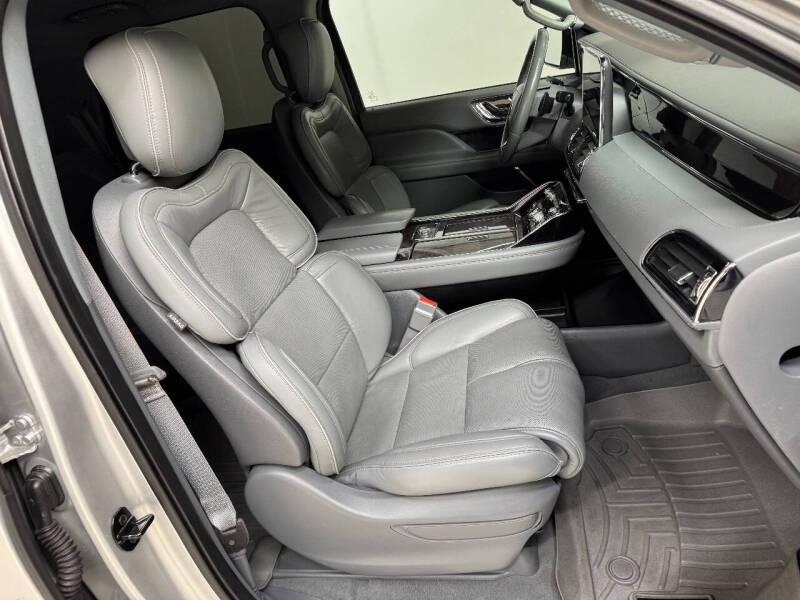 2019 Lincoln Navigator Select