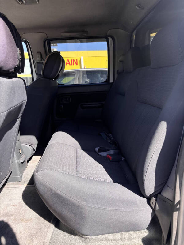 2004 Nissan Frontier XE-V6