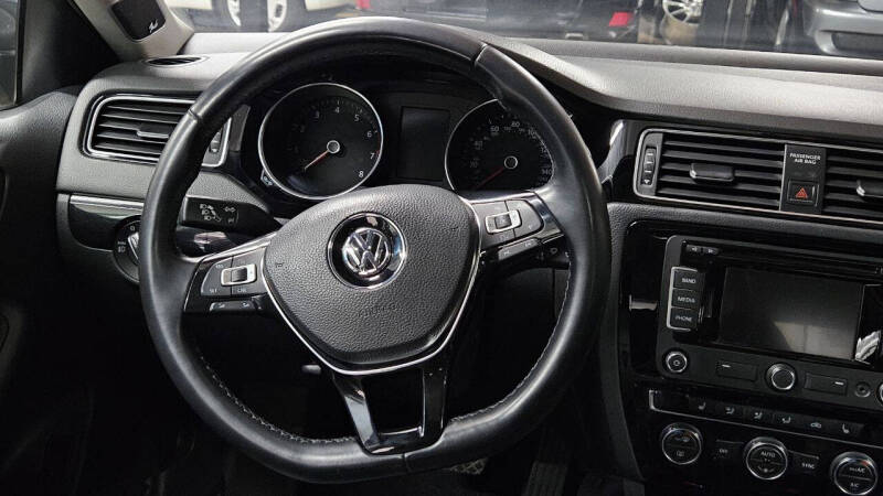 2015 Volkswagen Jetta SEL photo 25