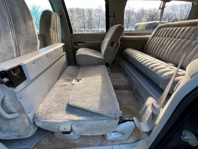 1993 GMC Suburban K2500