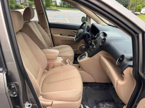 2009 Kia Rondo LX