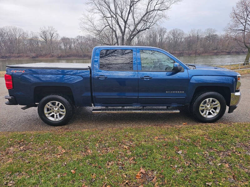 Used 2017 Chevrolet Silverado 1500 LT with VIN 3GCUKREC2HG452347 for sale in Terre Haute, IN