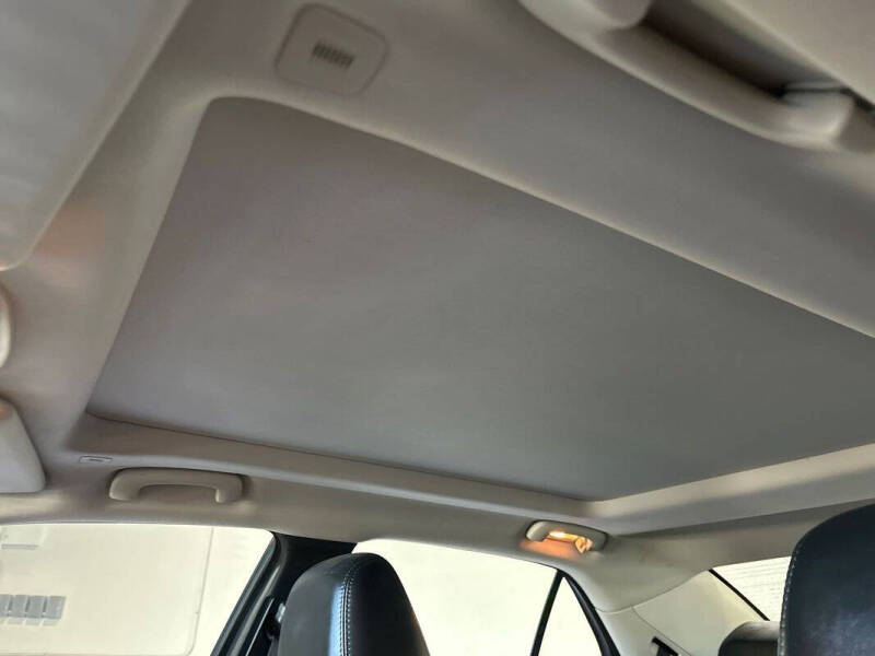 2017 Chrysler 300 Limited