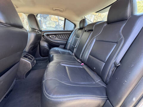 2011 Ford Taurus SEL