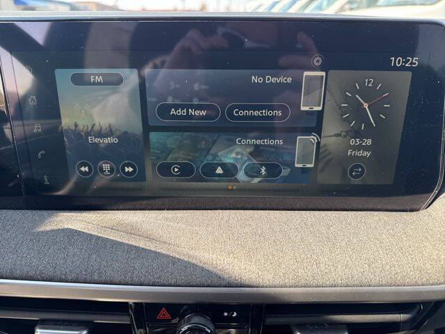 2025 Nissan Kicks SV