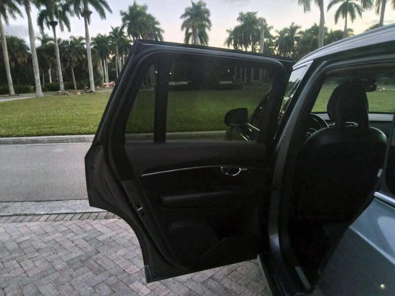 2020 Volvo XC90 T5 Momentum