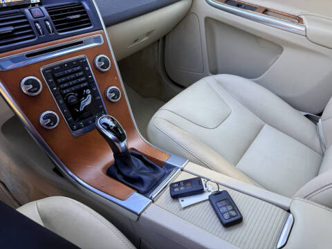 2015 Volvo XC60 T5 Drive-E Platinum