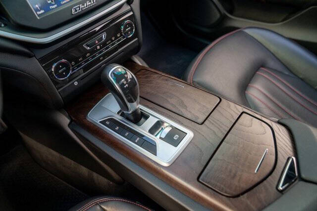 2016 Maserati Ghibli 23