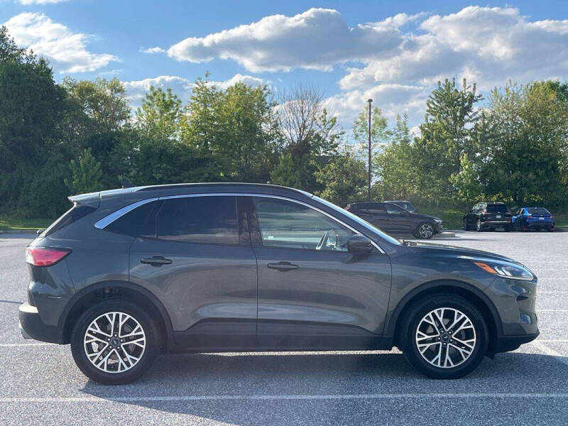 2020 Ford Escape SEL