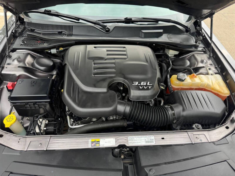 2014 Dodge Challenger SXT Plus
