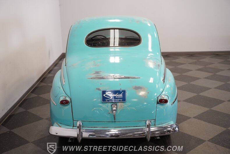 1948 Ford Deluxe