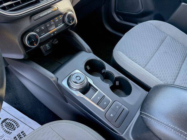 2022 Ford Escape SE