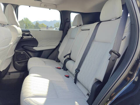 2025 Mitsubishi Outlander SEL