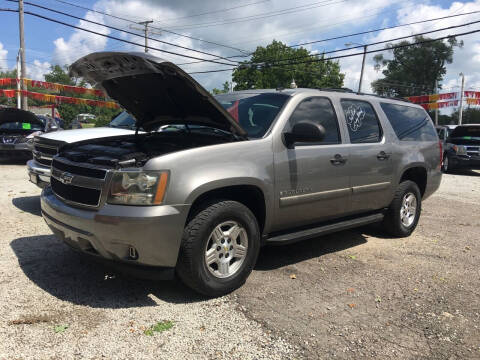 2007 Chevrolet Suburban for sale at Antique Motors in Plymouth IN