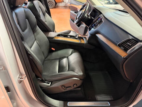 2022 Volvo XC90 Recharge T8 Inscription Expression 6P