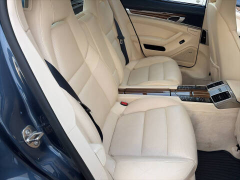 2012 Porsche Panamera 4S