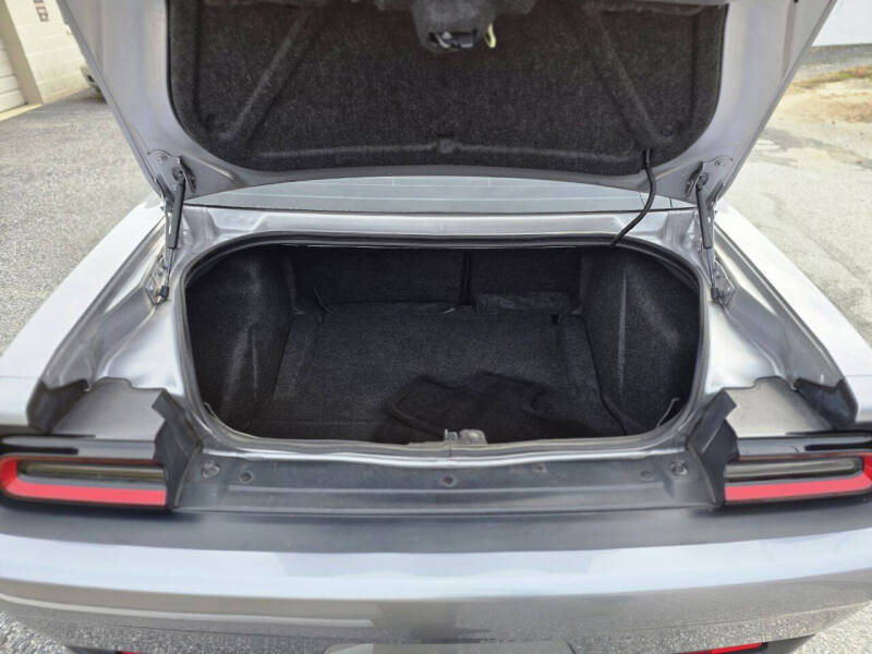 2015 Dodge Challenger SXT Plus