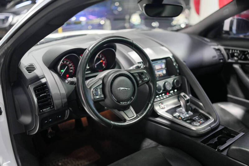 2017 Jaguar F-TYPE Premium