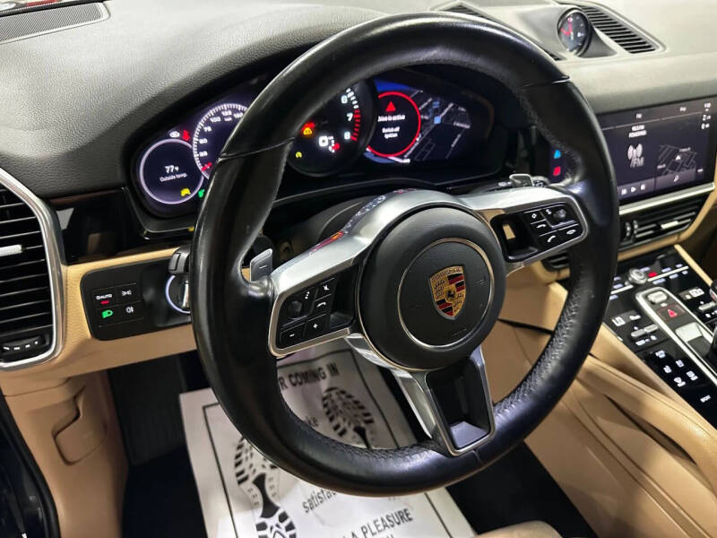 2022 Porsche Cayenne Platinum Edition