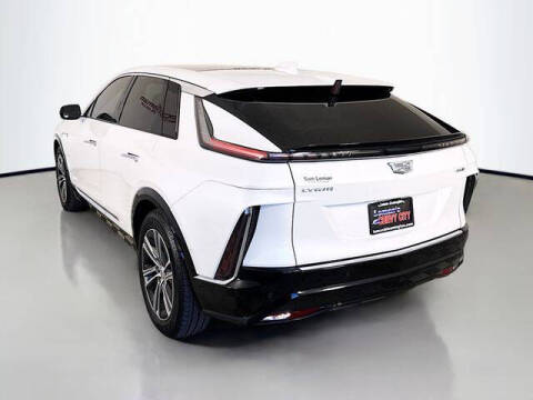 2024 Cadillac LYRIQ Luxury 1