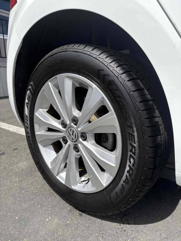 2020 Volkswagen Golf TSI