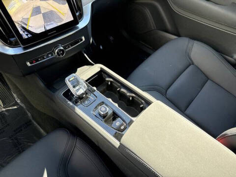 2025 Volvo XC90 B6 Plus Bright Theme 7P