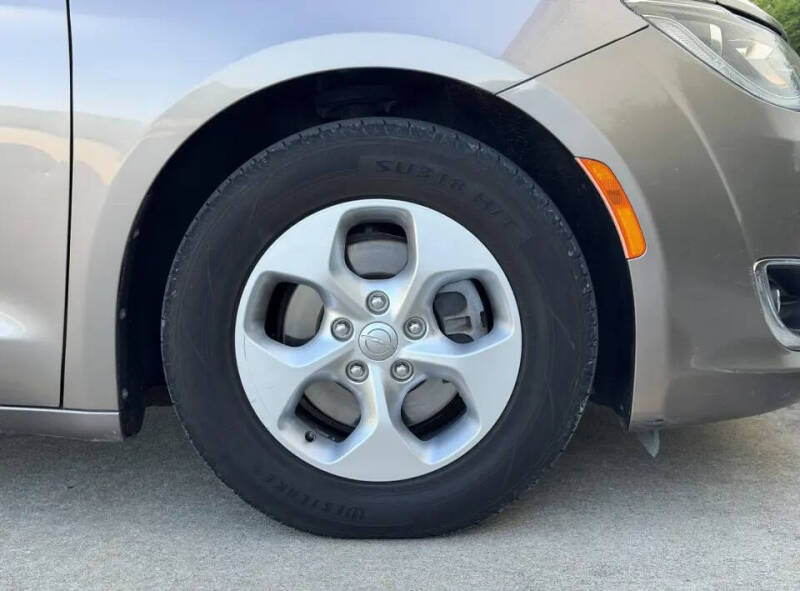 2017 Chrysler Pacifica Touring-L Plus