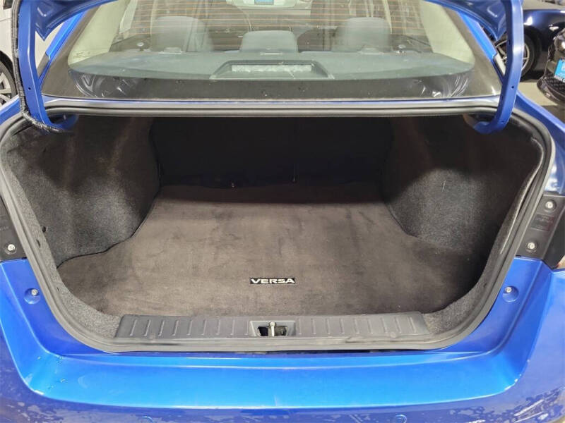 2023 Nissan Versa SV