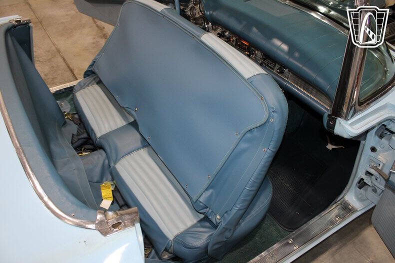 1957 Ford Thunderbird