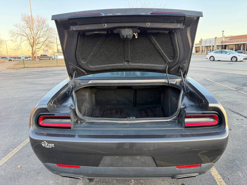 2017 Dodge Challenger SXT