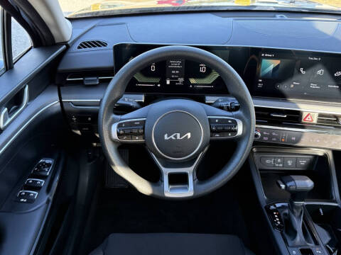 2025 Kia K5 LXS