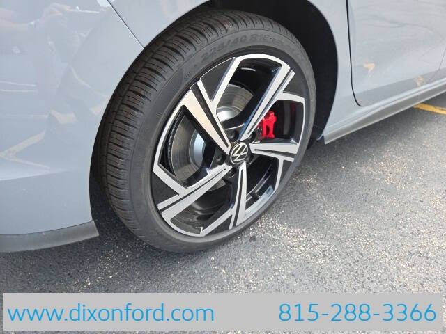 2025 Volkswagen Golf GTI SE